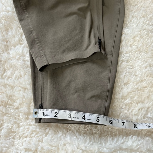 Lululemon Esker Slim Nylon Trouser Hiking *lululemon lab* Nomad Size 12 W5CE7S - Picture 9 of 14